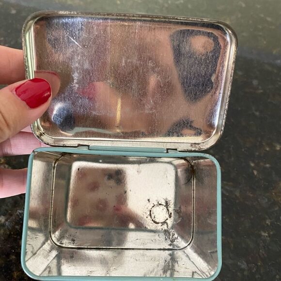 VTG Lt Blue *Victorian* Print Tea Tin ENGLAND - Picture 9 of 12